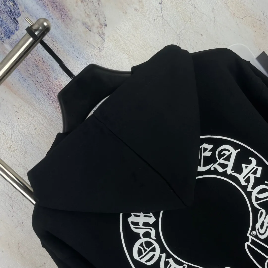KL 🔘 𝐂𝐡𝐫𝐨𝐦𝐞 𝐇𝐞𝐚𝐫𝐭 CH 16019 1:1 ， ， Same Style oversize ， ！ ， ， ， Breathable ， ， 、 hold 。 ： ， 、 ， ， ； ， ， 。 oversize ， ， ， ， ， ！ Size：S M L XL ：Black White